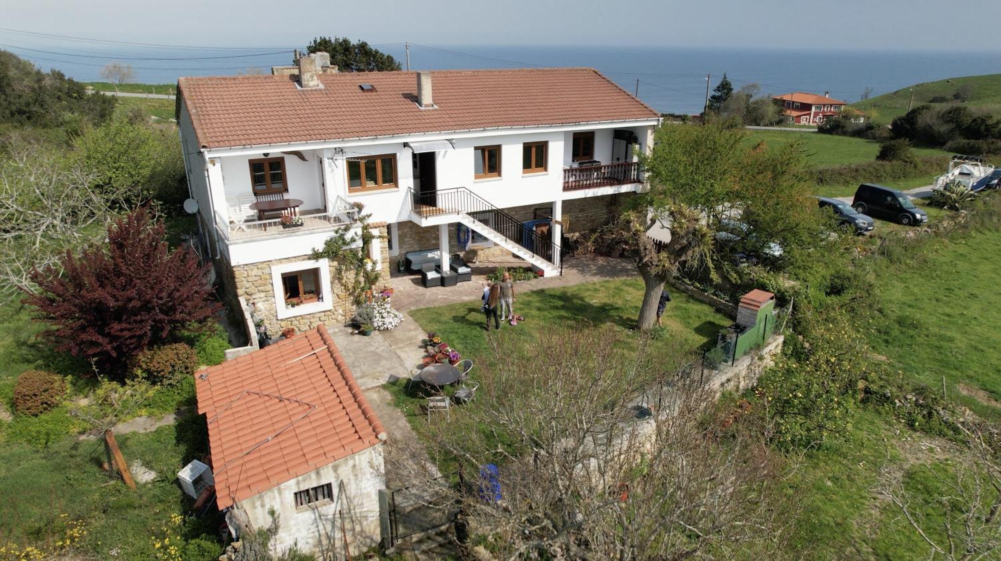 Surf House Sanvi Bed and Breakfast San Vicente De La Barquera Buitenkant foto